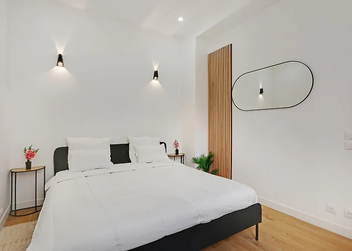 Sublime 2 Bedroom Flat In *