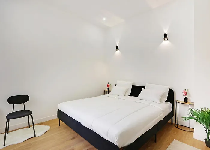 Sublime 2 Bedroom Flat In Apartman Párizs