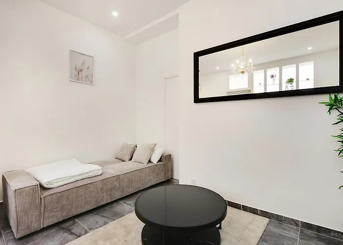 Sublime 2 Bedroom Flat In * Párizs